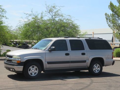 Used 2004 Chevrolet Suburban LS w/ Preferred Equipment Group AWD/4WD image 1