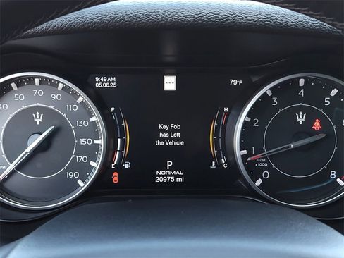 Used 2023 Maserati Ghibli Modena image 27