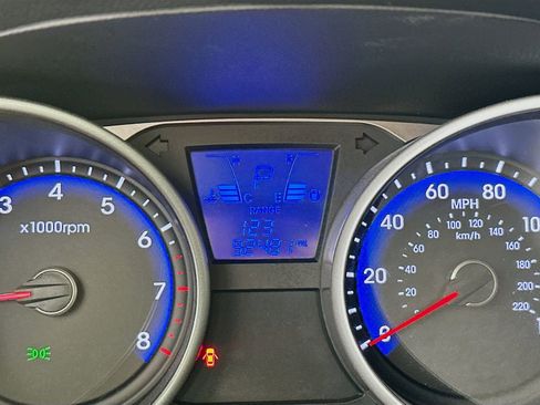 Used 2015 Hyundai Tucson Limited w/ Option Group 03 FWD image 12