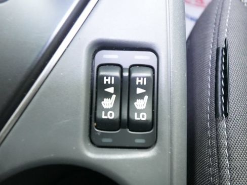 Used 2024 Subaru Crosstrek 2.0i Premium AWD/4WD image 32