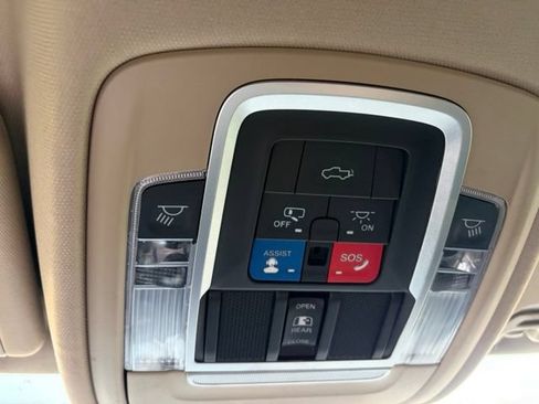 Used 2020 RAM 1500 Laramie RWD image 9