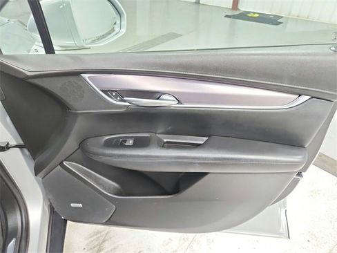 Used 2018 Cadillac XT5 Premium Luxury image 41