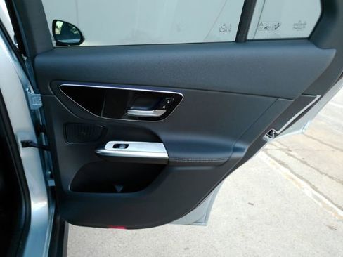 Used 2025 Mercedes-Benz GLC 300 image 25
