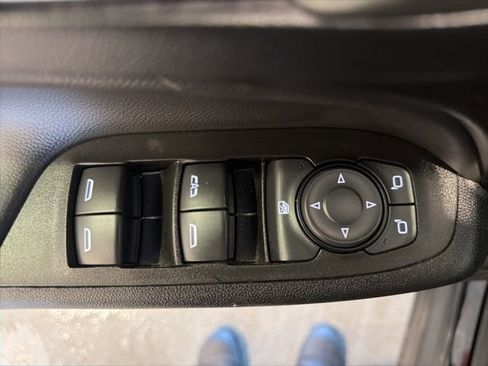 Used 2024 Chevrolet Equinox LT image 19