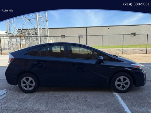 Used 2012 Toyota Prius Four image 2