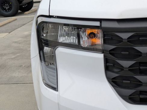 New 2025 Ford Maverick XLT w/ XLT Luxury Package image 9