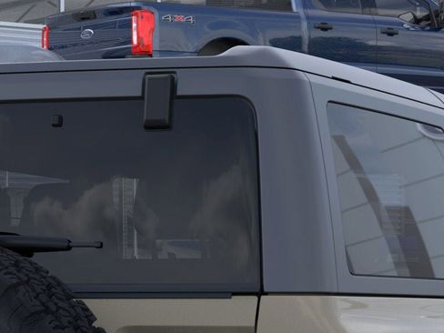 New 2025 Ford Bronco Badlands image 25