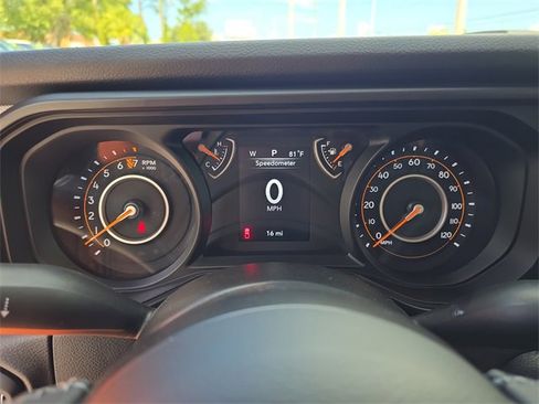 New 2025 Jeep Gladiator Sport image 25