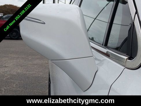 Used 2023 Buick Enclave Essence image 11