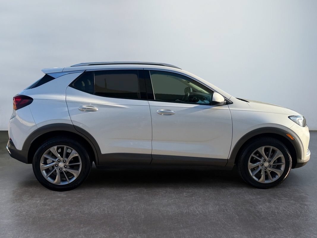 Used 2023 Buick Encore GX Essence w/ Experience Buick Package FWD image 4