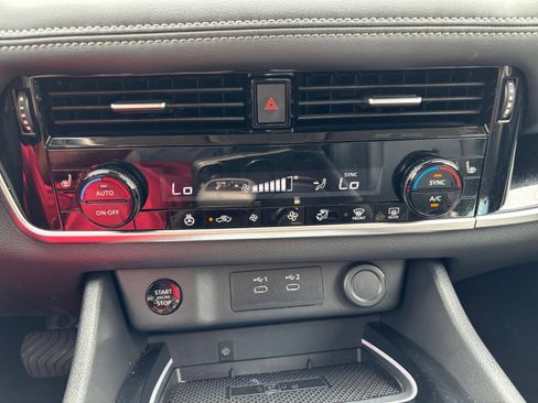Used 2026 Nissan Rogue SL AWD/4WD image 14