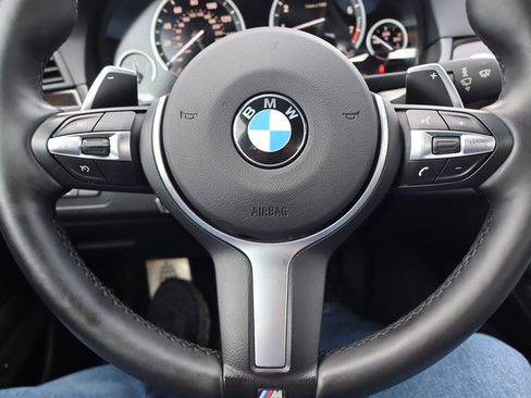Used 2014 BMW 550i xDrive Sedan AWD/4WD image 35