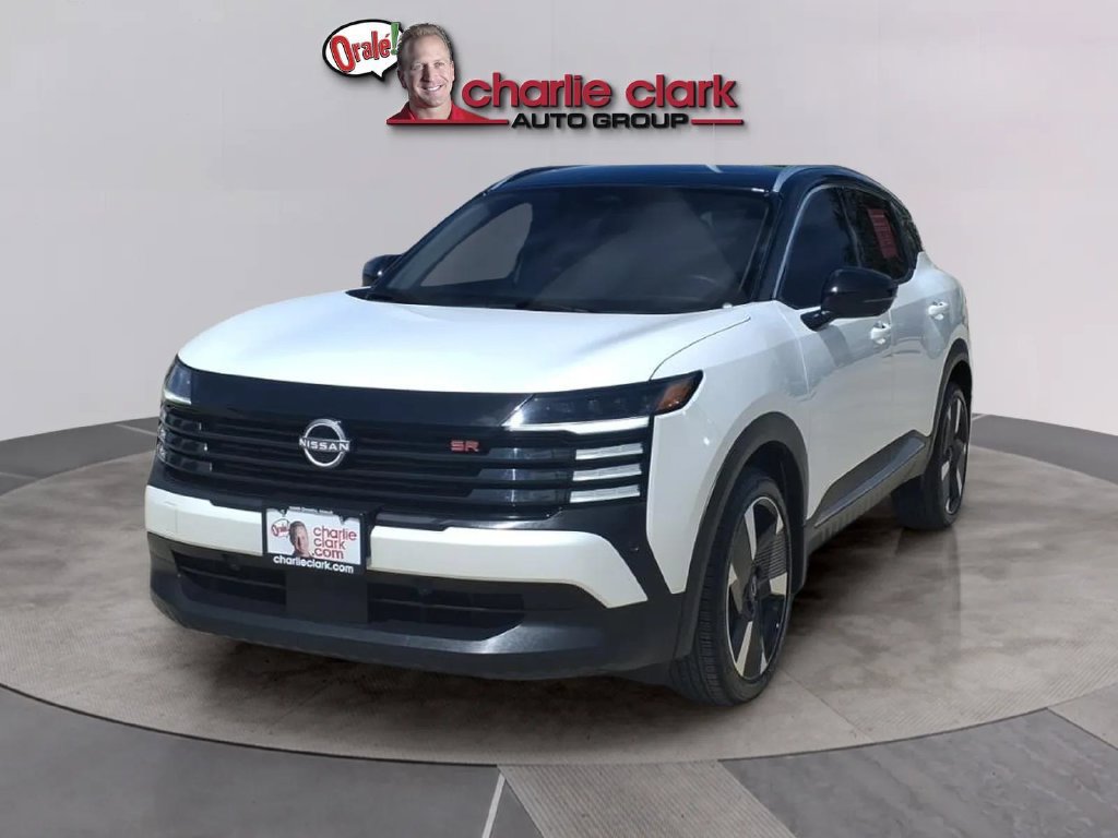 Used 2025 Nissan Kicks SR AWD/4WD image 1