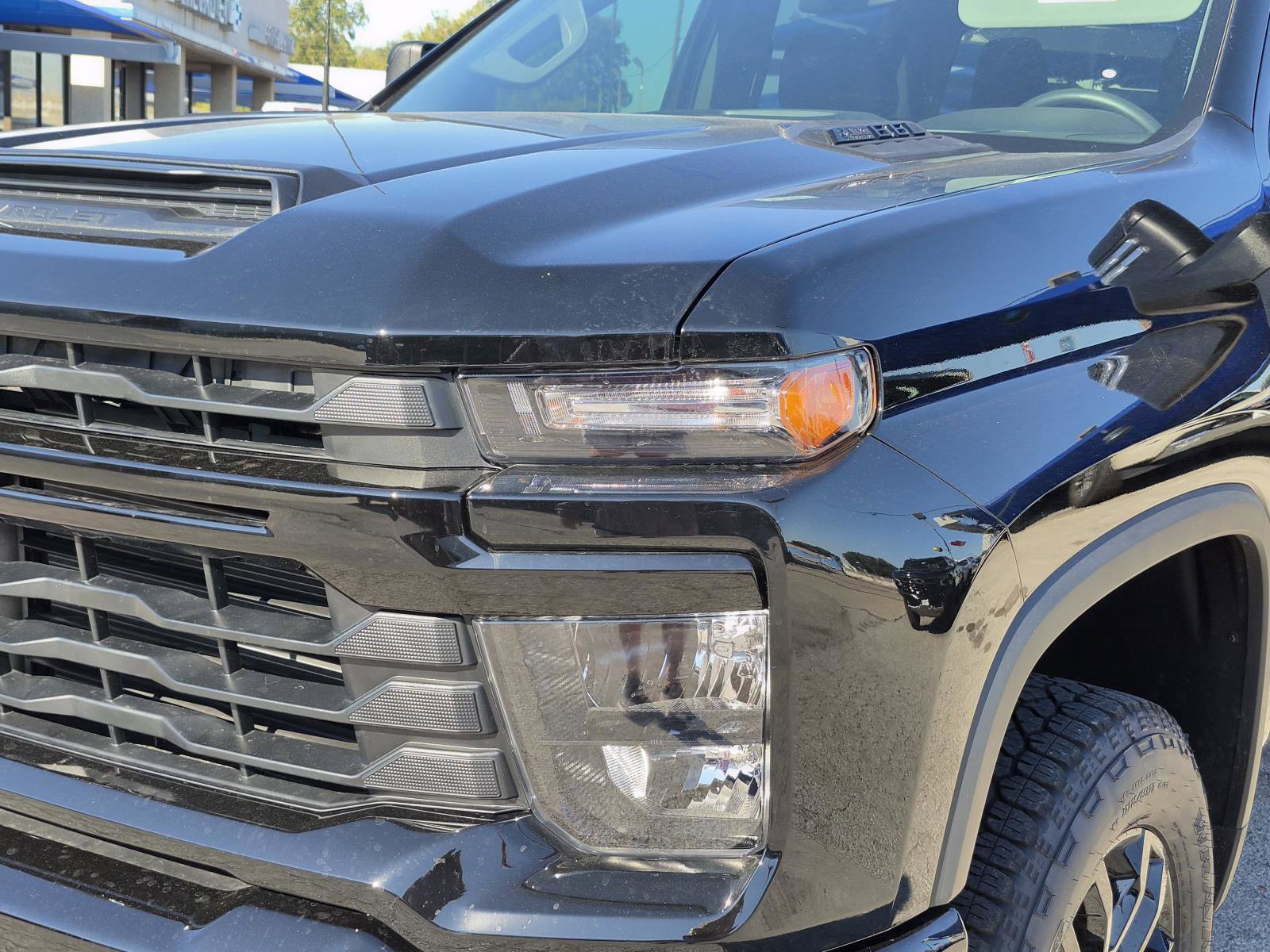New 2026 Chevrolet Silverado 2500 Custom w/ Custom Blackout Package AWD/4WD image 4