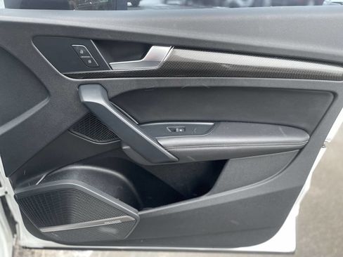 Used 2019 Audi SQ5 Prestige w/ Prestige Package image 18