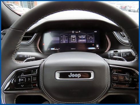 Certified 2023 Jeep Grand Cherokee Overland image 15