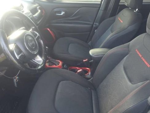 Used 2017 Jeep Renegade Trailhawk AWD/4WD image 6