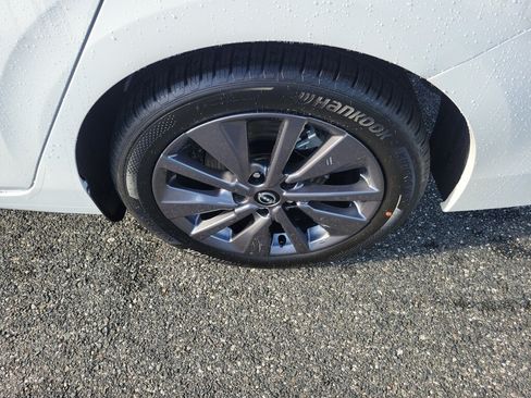 New 2026 Nissan Sentra SL w/ Floor Mat Package FWD image 6