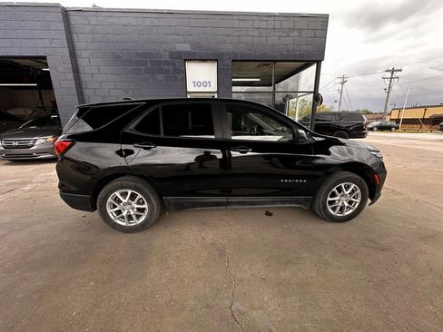 Used 2023 Chevrolet Equinox LS image 9