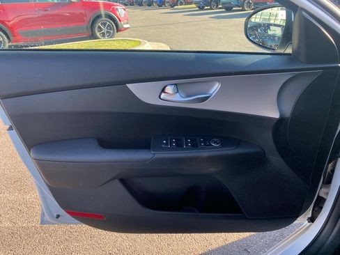 Used 2024 Kia Forte LXS w/ LXS Technology Package image 18