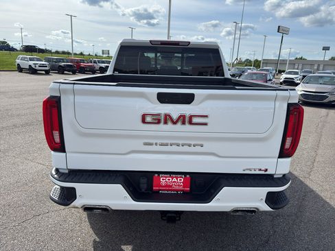 Used 2022 GMC Sierra 1500 AT4 w/ AT4 Premium Package AWD/4WD image 4