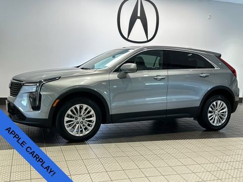 Used 2024 Cadillac XT4 Luxury w/ Cold Weather Package FWD image 2