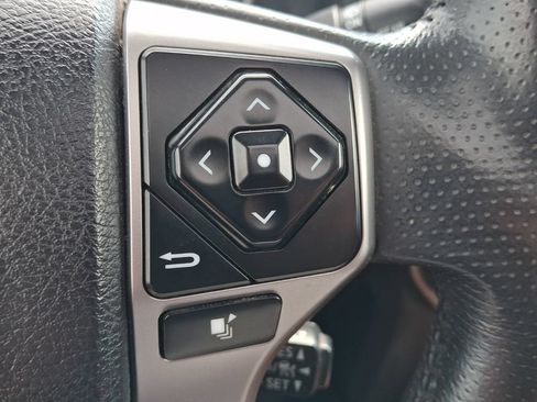 Used 2022 Toyota 4Runner Limited AWD/4WD image 25