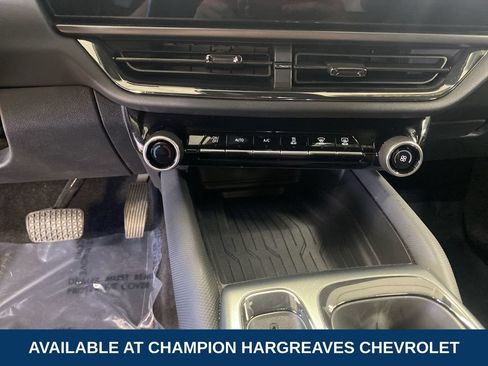 Used 2024 Chevrolet Equinox EV RS FWD image 22