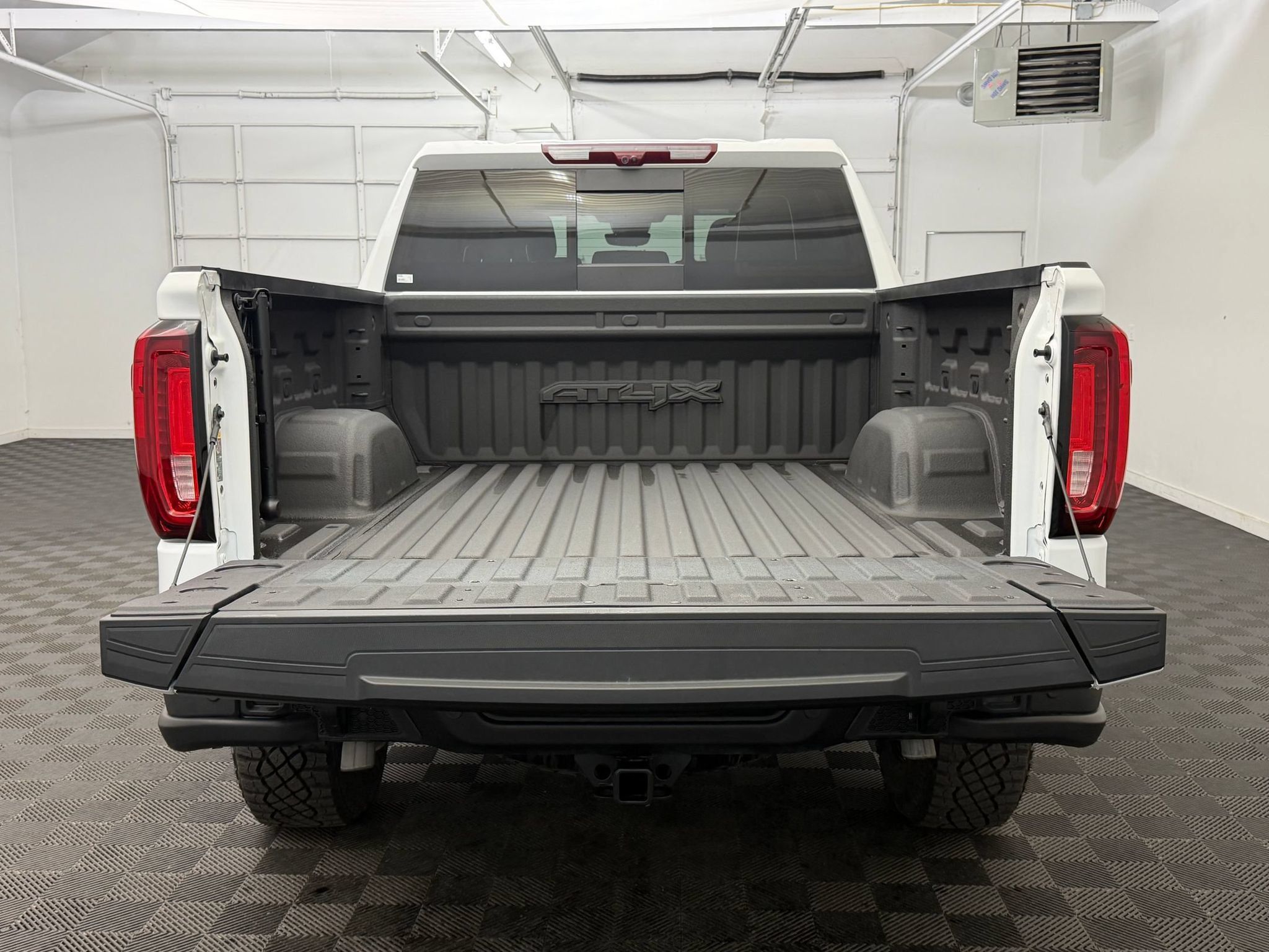 Used 2024 GMC Sierra 1500 AT4X w/ AT4X AEV Edition AWD/4WD image 23
