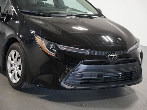 Used 2026 Toyota Corolla LE FWD image 4