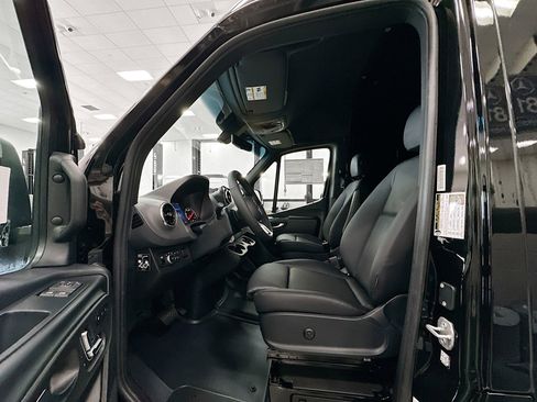 Used 2026 Mercedes-Benz Sprinter 2500 image 23