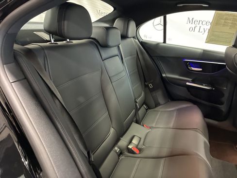 Used 2025 Mercedes-Benz C 300 4MATIC Sedan image 25