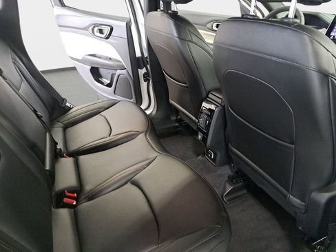 Certified 2024 Jeep Compass Limited AWD/4WD image 12