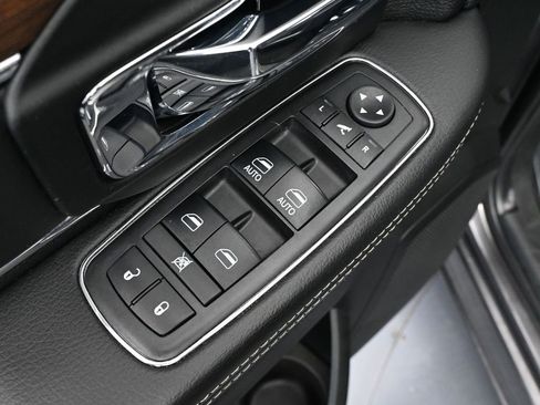 Used 2017 RAM 1500 Laramie image 19