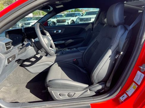 Used 2025 Ford Mustang GT RWD image 20