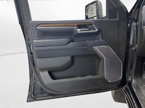 Used 2024 Chevrolet Silverado 3500 High Country w/ High Country Premium Package image 16