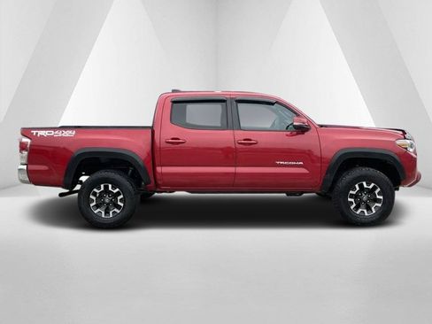 Used 2020 Toyota Tacoma TRD Off-Road AWD/4WD image 9