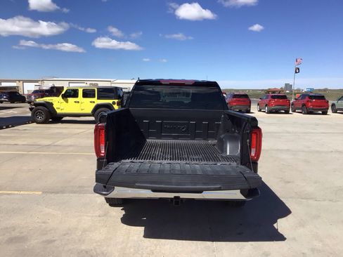 Used 2025 GMC Sierra 1500 SLT AWD/4WD image 5