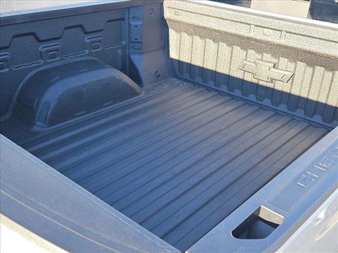 Used 2025 Chevrolet Silverado 1500 ZR2 w/ Technology Package image 6