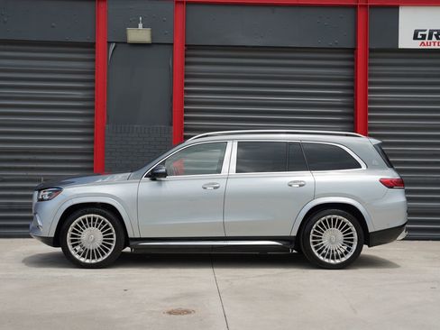 Used 2023 Mercedes-Benz Maybach GLS 600 4MATIC image 11
