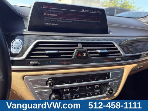 Used 2022 BMW 750i xDrive w/ Executive Package AWD/4WD image 18