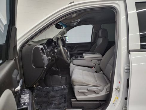 Used 2018 Chevrolet Silverado 1500 Custom w/ Custom Value Package AWD/4WD image 12