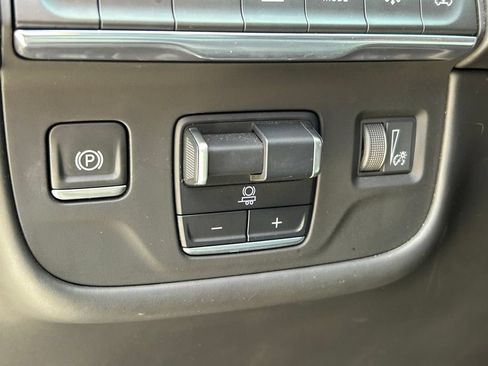 Used 2021 Cadillac Escalade ESV Sport Platinum w/ LPO, ONYX Package AWD/4WD image 32