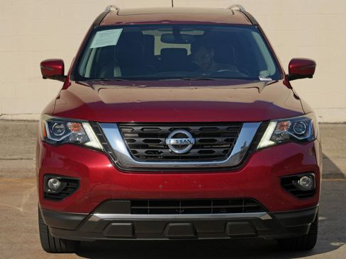 Used 2017 Nissan Pathfinder Platinum w/ Family Entertainment Package AWD/4WD image 50