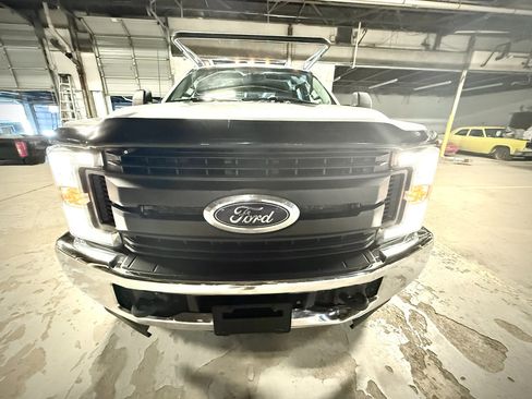 Used 2017 Ford F350 XL w/ Power Equipment Group image 4