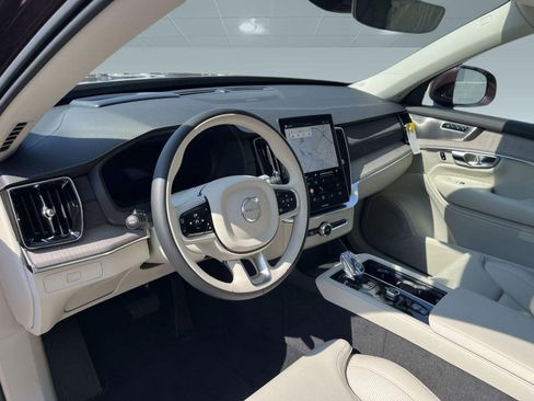 New 2026 Volvo XC90 B5 Ultra w/ Protection Package image 4