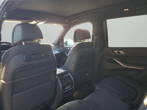 Used 2022 BMW X7 xDrive40i w/ M Sport Package image 18