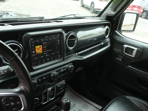 Used 2020 Jeep Wrangler Unlimited Sahara AWD/4WD image 22