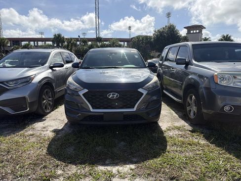 Used 2019 Hyundai Tucson SE FWD image 2