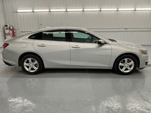 Used 2022 Chevrolet Malibu LT FWD image 9